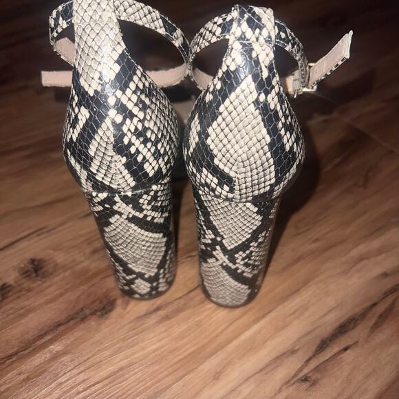 ALDO Snake Print Ankle Strap Round Toe Platform Heels Size 7 - Picture 7 of 16